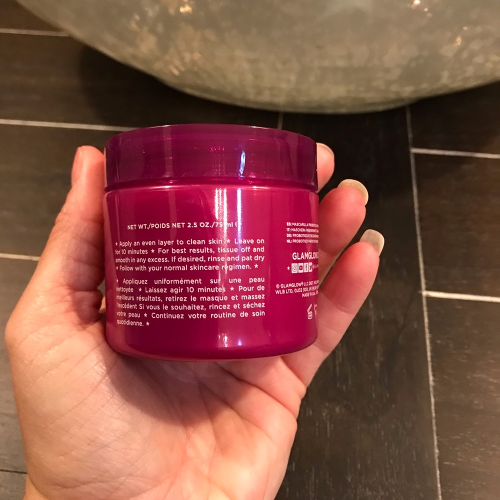 New GlamGlow Berry Glow Recovery Mask 2.5 oz - Picture 4 of 8